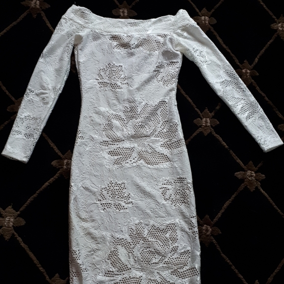 Beautiful Va Va Voom off the shoulder dress white. - Picture 2 of 4